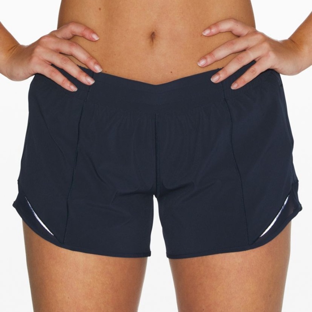 Lululemon Hotty Hot Short Lined 4” Sz 6 *LIKE NEW*